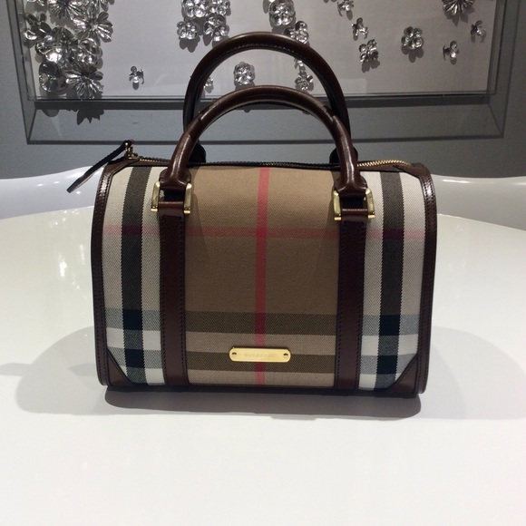 Burberry Handbags - NWOT BRAND NEW Burberry Bridle House Check Chester